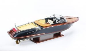 Vintage model of a Riva Aquarama Speedboat  20th Century | Ref. no. 09533d | Regent Antiques