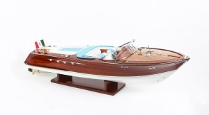 Vintage model of a Riva Aquarama Speedboat with Cream Blue Interior 20th Century Vintage model of a Riva Aquarama Speedboat with Cream Blue Interior 20th Century