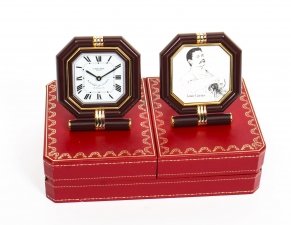 Les Must de Cartier Paris Cased Maroon & Gilt Desk Clock & Photo Frame | Ref. no. 09681 | Regent Antiques