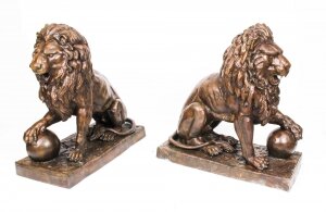 Vintage Magnificent Large Pair of Cast Bronze Medici Lions Late 20th Century