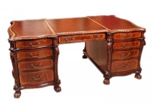 Vintage Georgian Revival Flame Mahogany Lion\