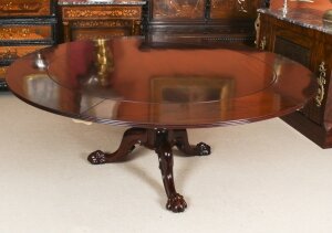 Antique 6ft diameter Flame Mahogany Gillows Dining Table Circa 1835