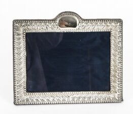 Vintage English Sterling Silver Photo Frame by Carrs of Sheffield 1986 20th C | Ref. no. A2168e | Regent Antiques