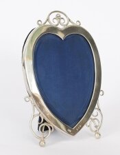 Antique Sterling Silver Heart Photo Frame by Syner & Beddoes 1898 19x15 cm