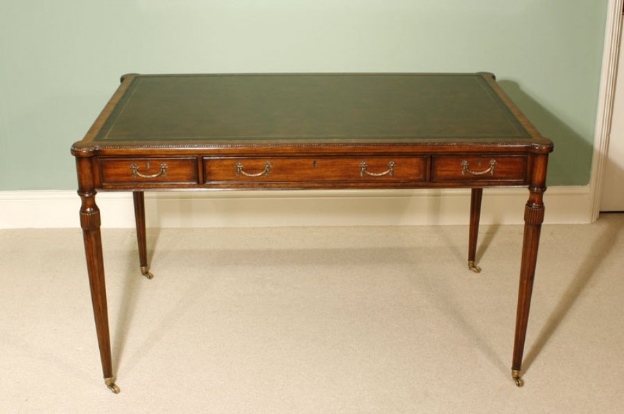 Elegant Victorian Mahogany Writing Table Desk | Ref. no. 01209 | Regent Antiques