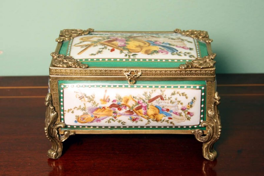 Beautiful Hand Painted Russian Green Porcelain Casket | Ref. no. 02070 | Regent Antiques