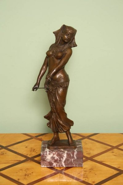 Beautiful Bronze Sculpture of Egyptian Goddess | Ref. no. 02185 | Regent Antiques