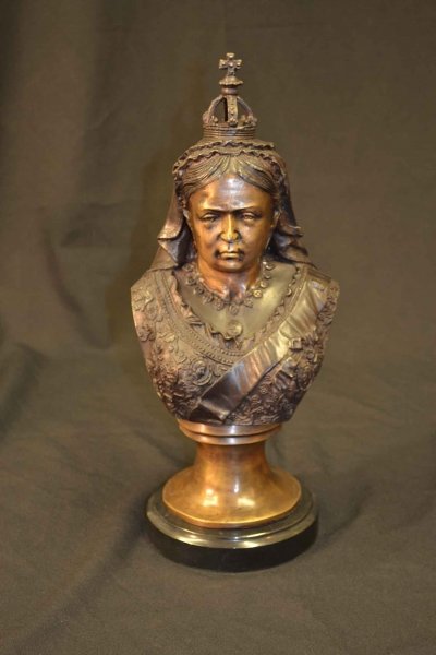 Stunning Bronze Sculpture Queen Victoria Marble Base | Ref. no. 02979 | Regent Antiques