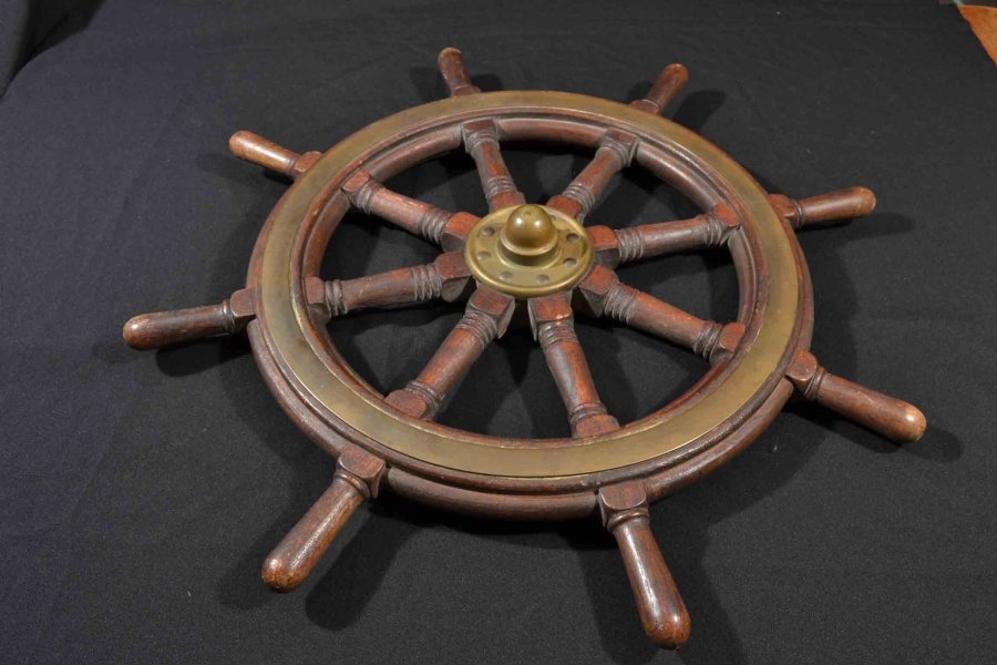Antique Mahogany ships wheel, Fr.W.BAUER Bremen | Ref. no. 03035 | Regent Antiques