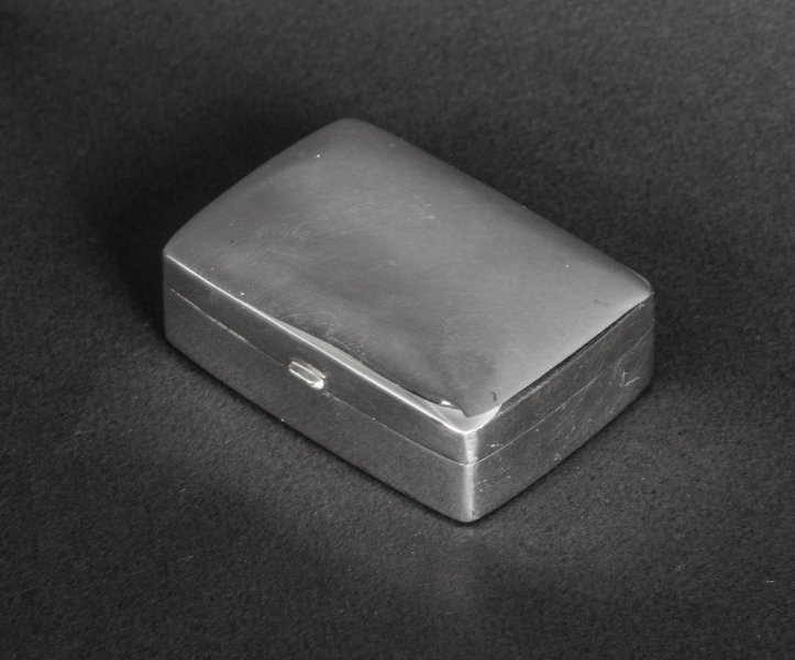 Beautiful Sterling Silver  Pill Box London 2008 Ari D Norman | Ref. no. 03287 | Regent Antiques