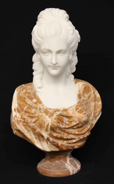 Stunning Red Marble Bust Statue Renaissance Lady | Ref. no. 03666 | Regent Antiques