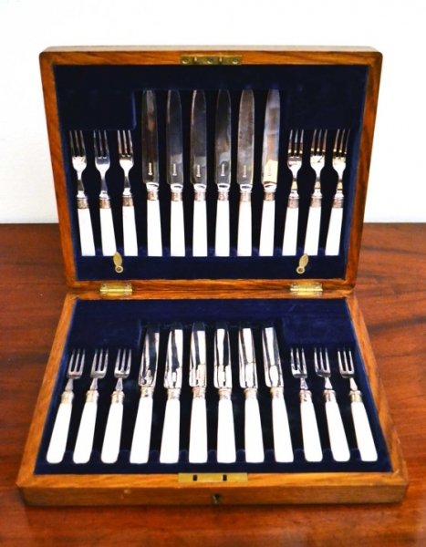 Antique Victorian Boxed Set Fruit Knives & Forks 1922 | Ref. no. 04363 | Regent Antiques