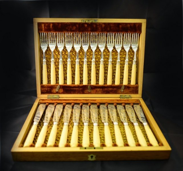 Antique Victorian Boxed Set Fish Knives & Forks C1880 | Ref. no. 05107 | Regent Antiques