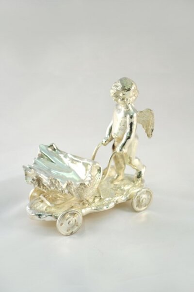 Beautiful Silver Plated Cherub on Shell Cart Salt Beautiful Silver Plated Cherub on Shell Cart Salt | Ref. no. 05228 | Regent Antiques