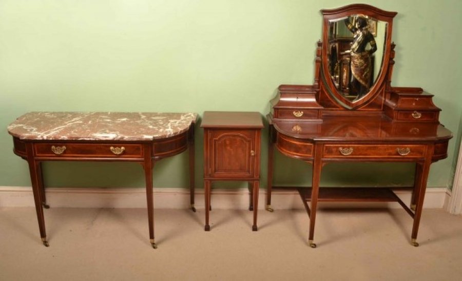 Antique Mahogany Bedroom Suite by Gillows of Lancaster | Ref. no. 05713 | Regent Antiques