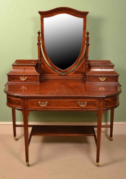 Antique Mahogany Dressing Table by Gillows of Lancaster | Ref. no. 05713a | Regent Antiques