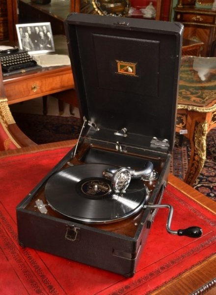 Vintage Portable HMV Gramophone Mod 102 c.1935 | Ref. no. 05903 | Regent Antiques