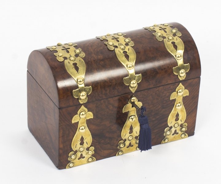 Antique Victorian Burr Yew wood Domed Topped Casket Box  c. 1860 | Ref. no. 07837 | Regent Antiques