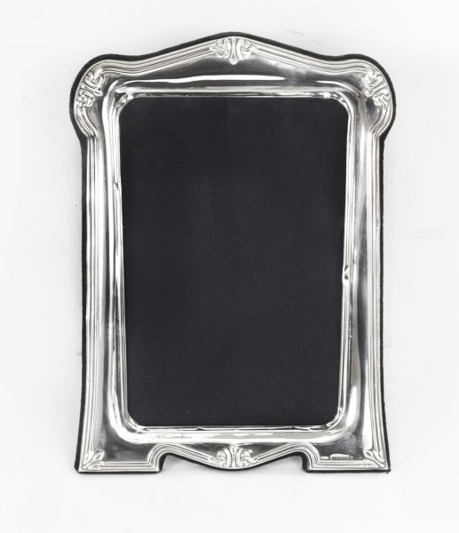 Vintage Elegant Medium Stering Silver Photo Frame | Ref. no. 07852 | Regent Antiques