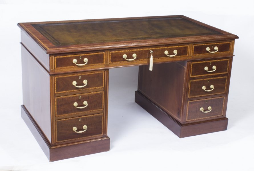 Victorian mahogany pedestal desk | Ref. no. 08520 | Regent Antiques