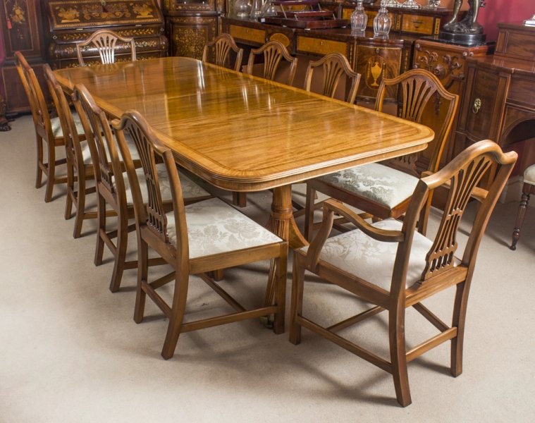 Vintage William Tillman Regency Dining Table & 10 Hepplewhite Chairs 20th C | Ref. no. 08947 | Regent Antiques