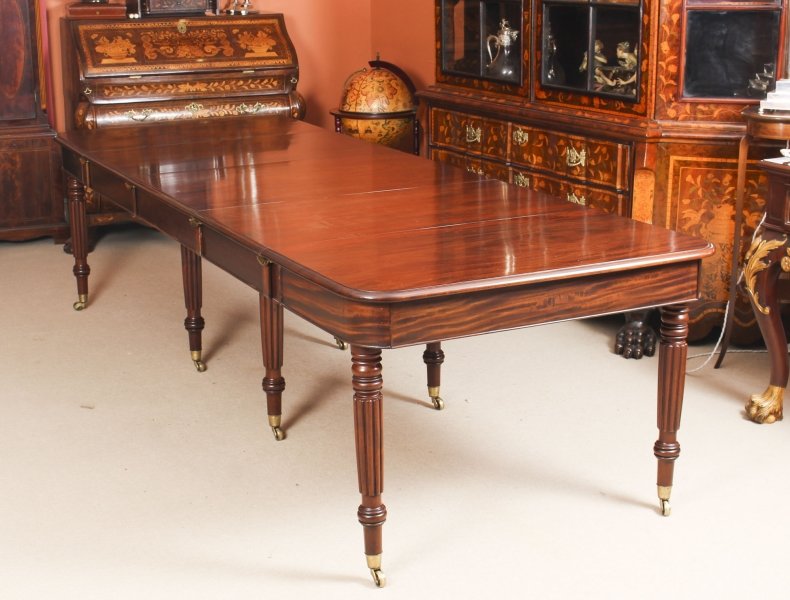 Antique Regency Flame Mahogany Dining Table Manner of Gillows c.1820 19th C | Ref. no. 09870 | Regent Antiques