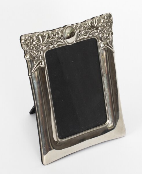 Vintage  English Silver Plated Photo Frame  17 x 13 cm 20th Century | Ref. no. A2677c | Regent Antiques