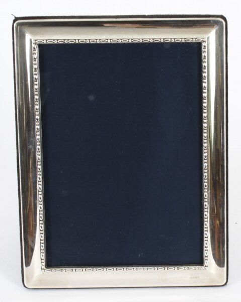 Vintage Sterling Silver Photo Frame London 20th C    22 x 16cm | Ref. no. A3008a | Regent Antiques